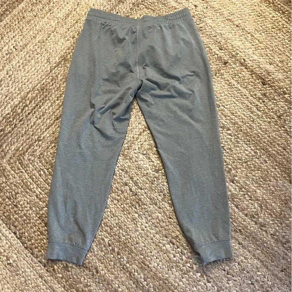 Vuori Performance Jogger - Size M (EUC) - Picture 4 of 9